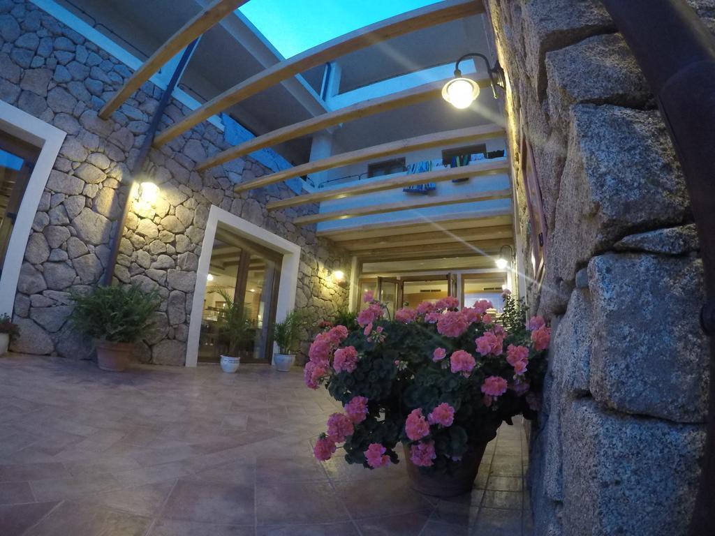 Hotel Villa Gustui Maris Cala Gonone Eksteriør billede