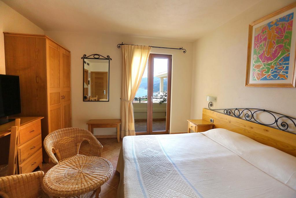 Hotel Villa Gustui Maris Cala Gonone Eksteriør billede