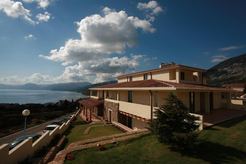 Hotel Villa Gustui Maris Cala Gonone Eksteriør billede